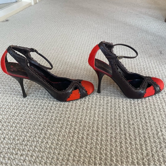 BCBGMaxAzria Brown Leather Heels with Burnt Orange Fur - Picture 5 of 13